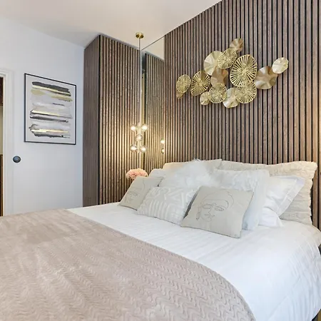 Stylish 2 Bedroom Near Montmartre Sacre Coeur *