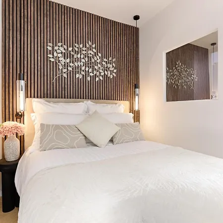 Stylish 2 Bedroom Near Montmartre Sacre Coeur *